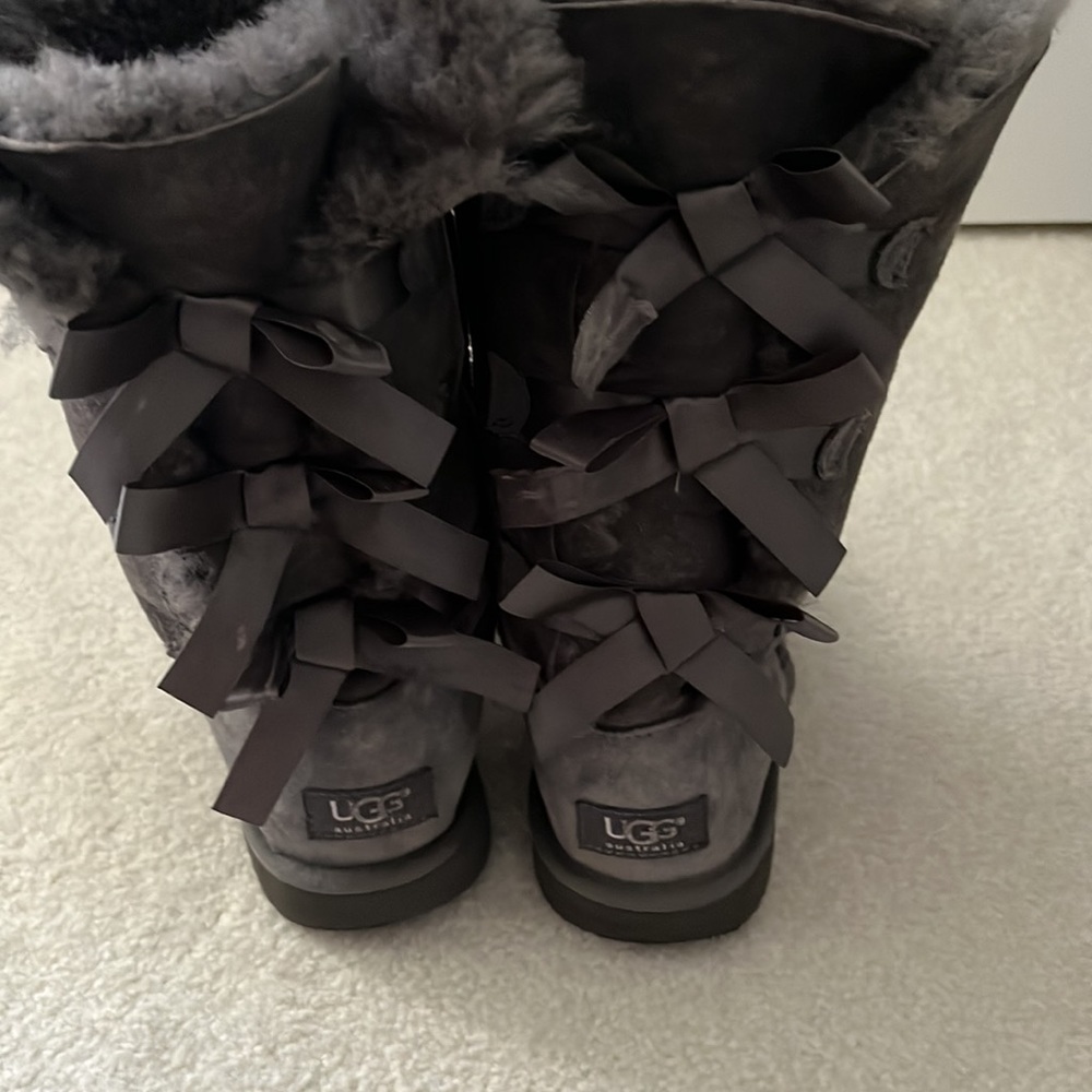 UGG Bailey Bow II Grey Boots